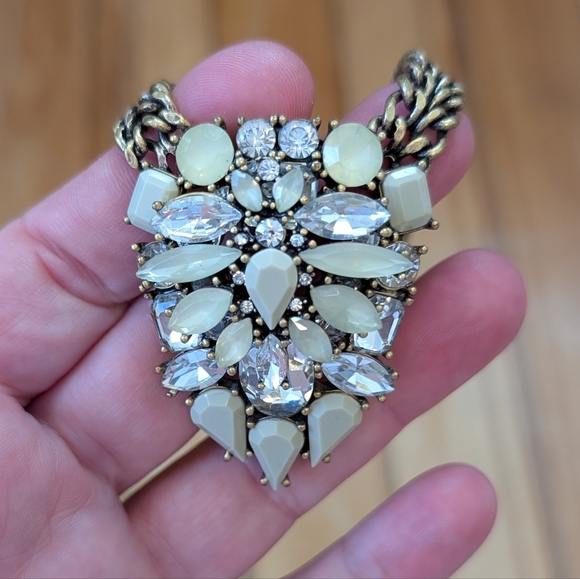 Elegant Gold and Silver Statement Necklace - Picture 4 of 4